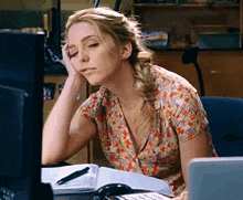 tree-gelbman-sleep-jessica-rothe.gif